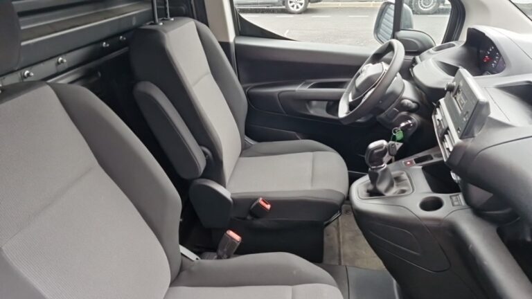 Peugeot Partner FOURGON STANDARD 1000 KG BLUEHDI 100 PREMIUM - Image 05 (July 7, 2026)