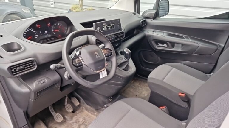 Peugeot Partner FOURGON STANDARD 1000 KG BLUEHDI 100 PREMIUM - Image 09 (July 7, 2026)