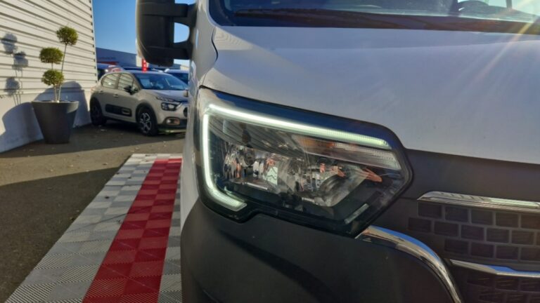 Renault Master FOURGON F3500 blue dci 135 grand confort - Image 04 (July 7, 2026)