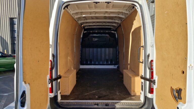 Renault Master FOURGON F3500 blue dci 135 grand confort - Image 06 (July 7, 2026)