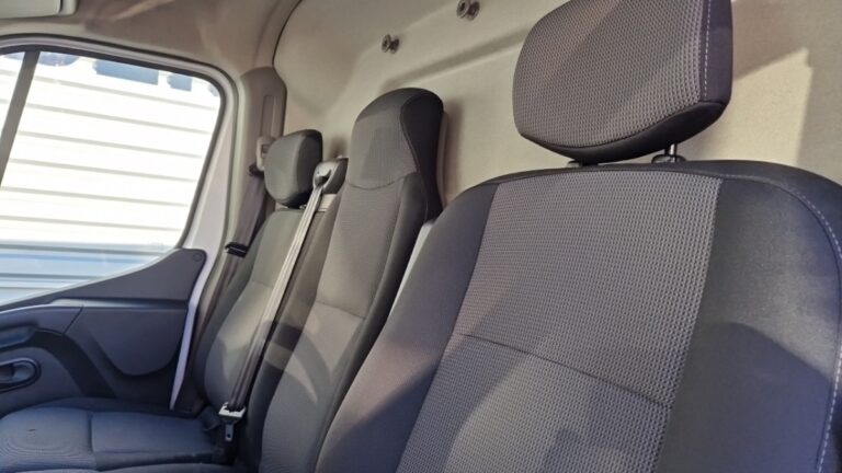 Renault Master FOURGON F3500 blue dci 135 grand confort - Image 09 (July 7, 2026)