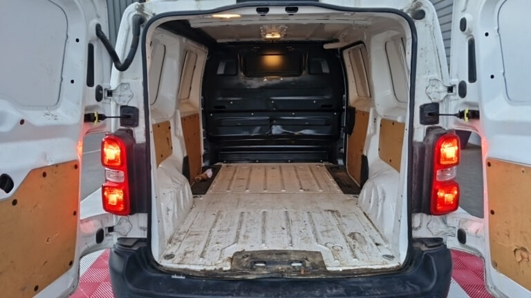 Citroën Jumpy FOURGON m bluehdi 115 ss bvm6 club - Image 06 (July 7, 2026)