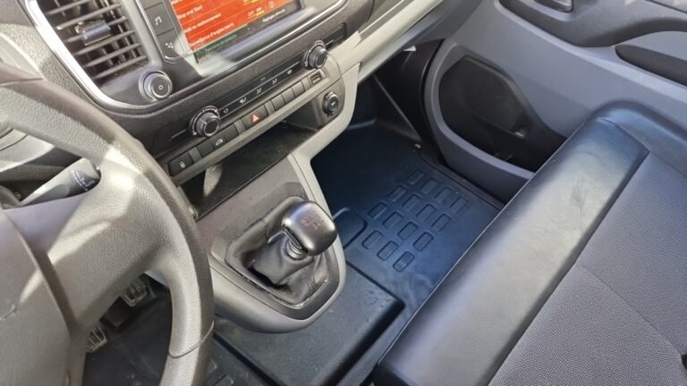 Citroën Jumpy FOURGON m bluehdi 120 ss bvm6 driver 300 nm - Image 17 (July 7, 2026)