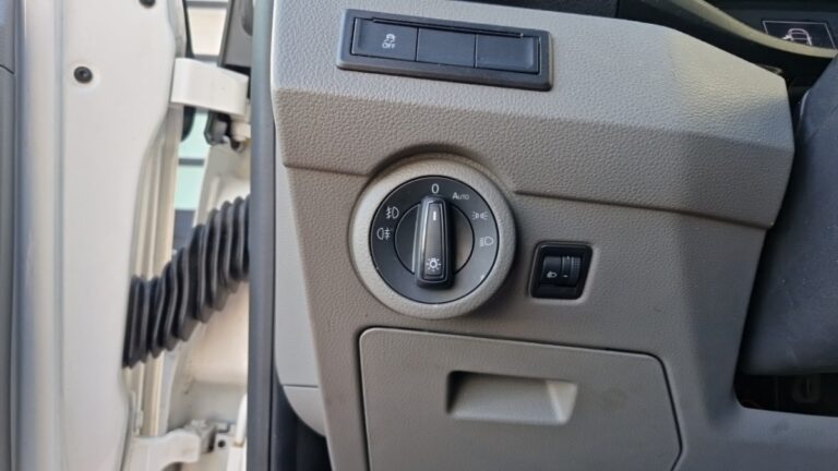 Volkswagen Transporter 2.0 TDI 150 BVM6 BUSINESS - Image 19 (July 7, 2026)