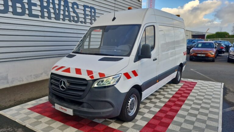 Mercedes Sprinter FOURGON 317 cdi 37 3.5t rwd pro - Image 02 (July 7, 2026)