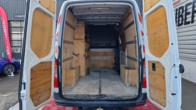 Mercedes Sprinter FOURGON 317 cdi 37 3.5t rwd pro - Image 09 (July 7, 2026)