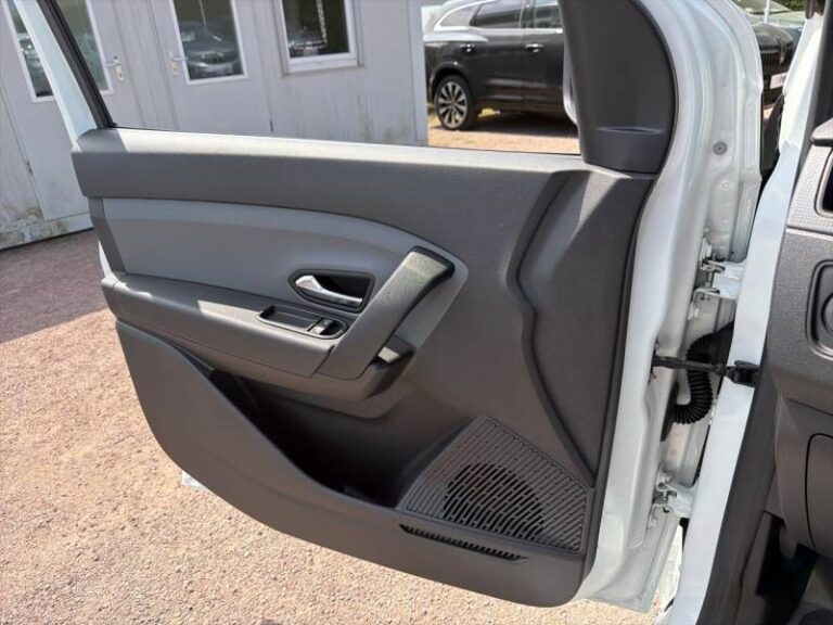 Renault Express (30) VAN BLUE DCI 75 – 22 CONFORT - Image 11 (July 7, 2026)