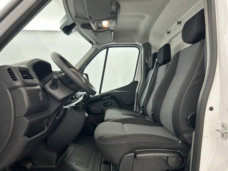 Renault Master FOURGON FGN TRAC F3500 BLUE DCI 135 CONFORT - Image 09 (July 7, 2026)