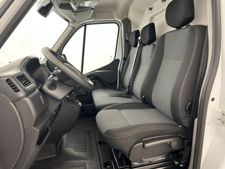 Renault Master FOURGON FGN TRAC F3500 BLUE DCI 135 CONFORT - Image 09 (July 7, 2026)