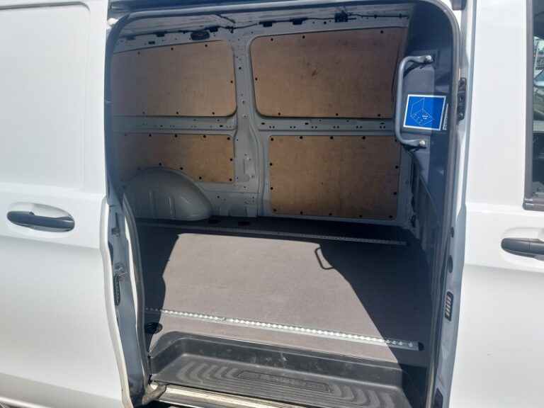 Mercedes Vito 116 CDI Fourgon Extra long l3 163ch BVA 34890€HT G - Image 13 (July 7, 2026)
