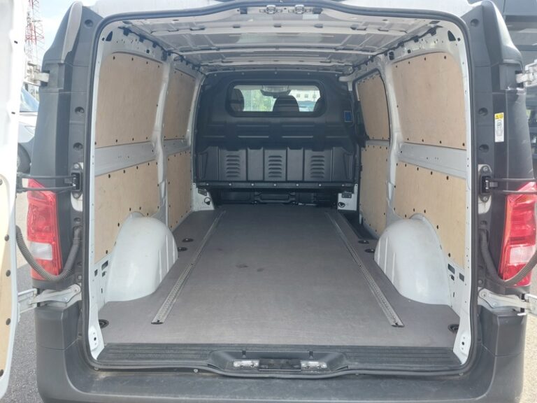 Mercedes Vito 116 CDI Fourgon Extra long l3 163ch BVA 34890€HT G - Image 04 (July 7, 2026)