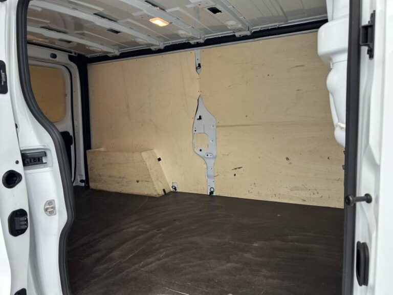 Renault Trafic FGN 3000 KG BLUE DCI 130 ESSENTIEL - Image 16 (July 7, 2026)
