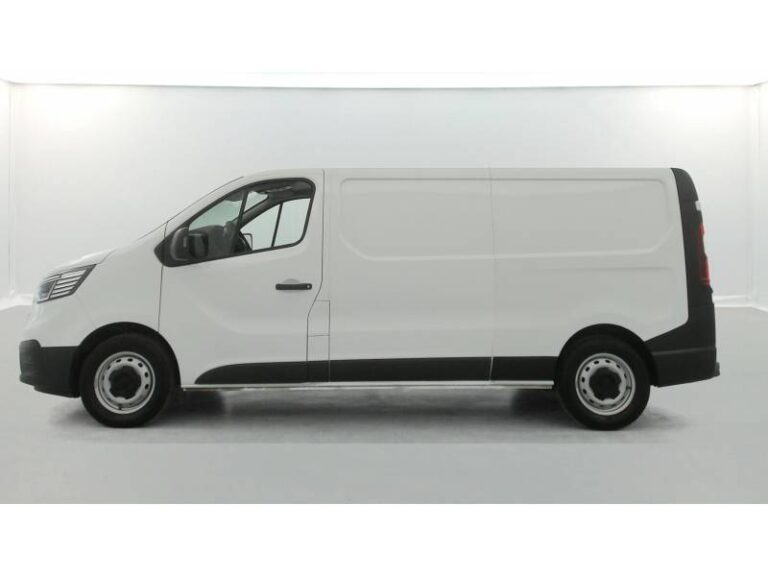 Renault Trafic FGN 3000 KG BLUE DCI 130 ESSENTIEL - Image 02 (July 7, 2026)