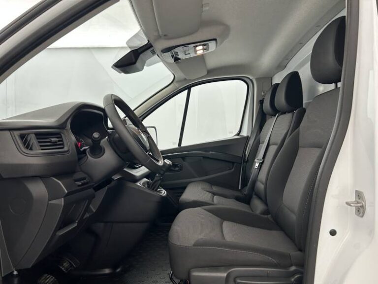Renault Trafic FGN 3000 KG BLUE DCI 130 ESSENTIEL - Image 09 (July 7, 2026)
