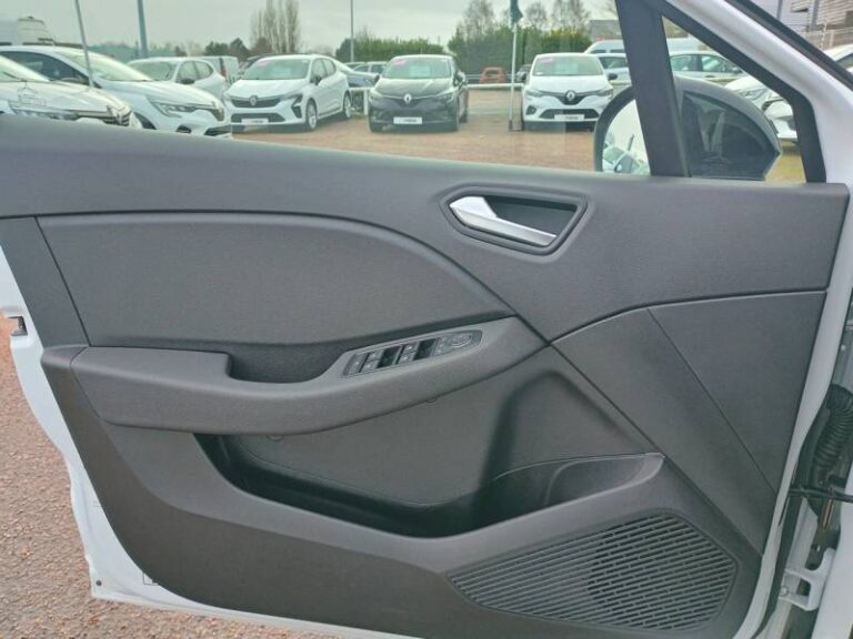 Renault Clio SOCIETE SCE 65 EVOLUTION - Image 11 (July 7, 2026)