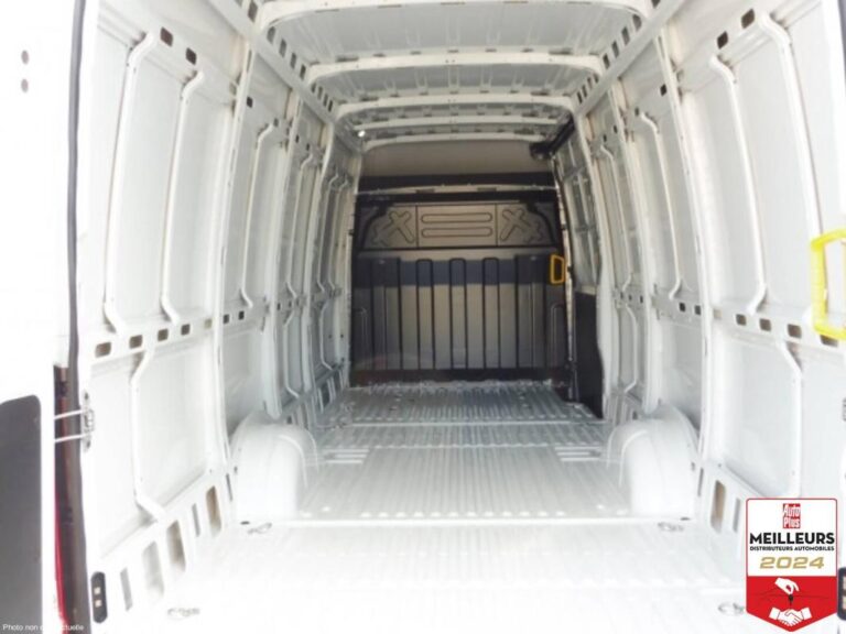 Iveco Daily 35S18 3.0 V16 HI-MATIC H2 180CV - Image 05 (July 7, 2026)