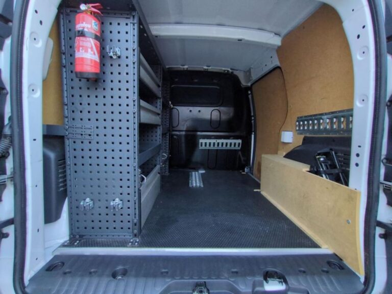 Renault Kangoo Express II 1.5 DCI 90CH EXTRA R-LINK MOTRICITE RENFORCEE FAM - Image 15 (July 7, 2026)