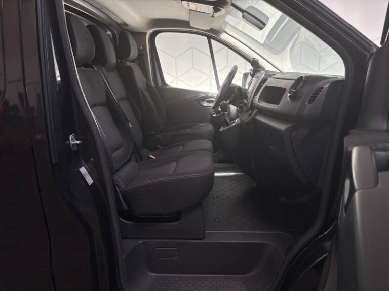 Nissan NV300 FOURGON 2T8 2.0 DCI 145 S/S DCT N-CONNECTA - Image 09 (July 7, 2026)