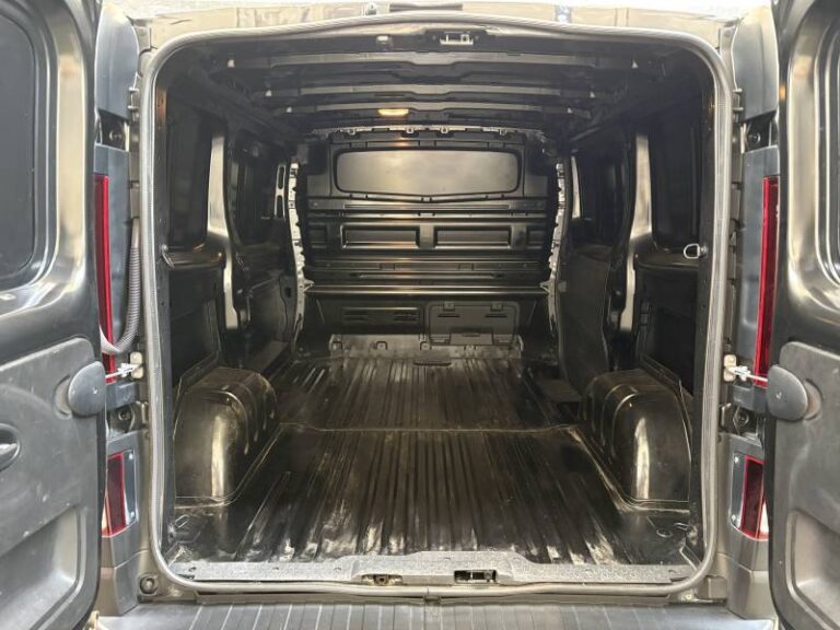 Nissan NV300 FOURGON 2T8 2.0 DCI 145 S/S DCT N-CONNECTA - Image 16 (July 7, 2026)
