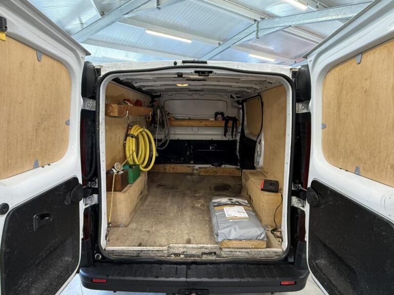 Renault Trafic 2.0 Blue dCi – 170 BV EDC Grand Confort / GARANTIE 12 MOIS - Image 08 (July 7, 2026)
