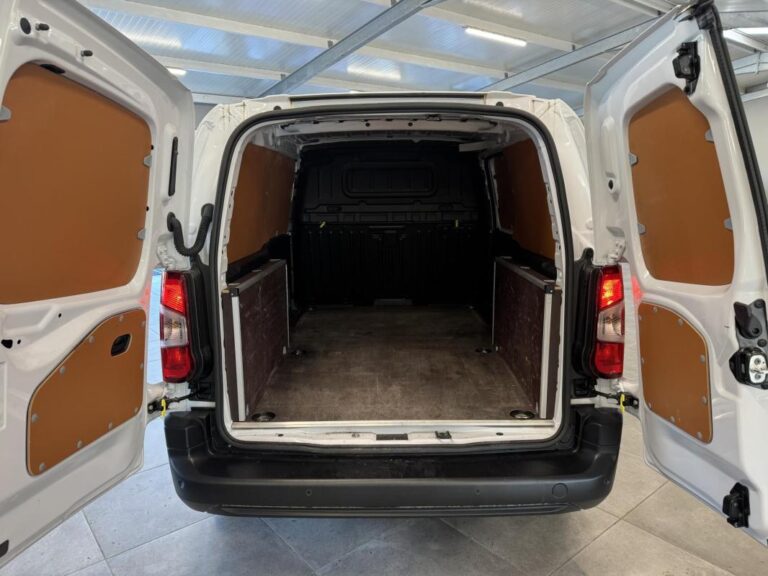 Peugeot Partner XL 950KG 1.5 BlueHDi S&S – 130 BV EAT8 III / GARANTIE CONSTRUCTEUR - Image 11 (July 7, 2026)