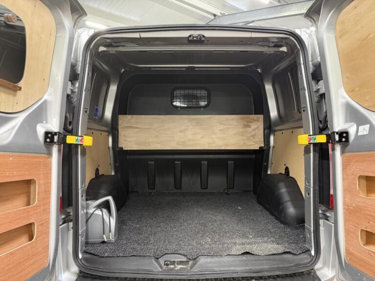 Ford Transit Custom 2.0 EcoBlue – 170 BVA S&S Cabine appr fourgon / GARANTIE 12 MOIS - Image 09 (July 7, 2026)