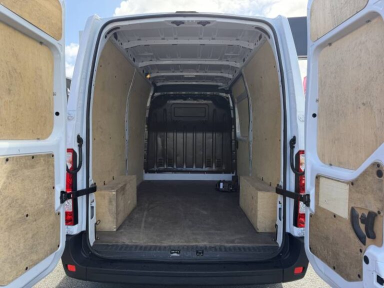 Renault Master FOURGON FGN TRAC F3500 BLUE DCI 135 CONFORT - Image 08 (July 7, 2026)
