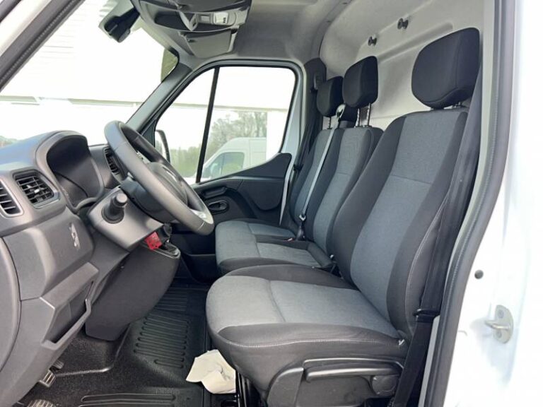 Renault Master FOURGON FGN TRAC F3500 BLUE DCI 135 CONFORT - Image 09 (July 7, 2026)