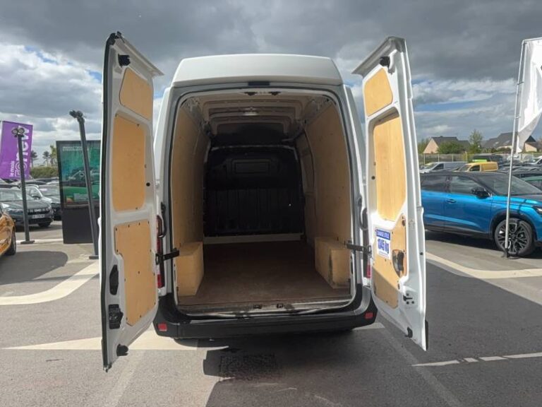 Renault Master FOURGON FGN TRAC F3500 BLUE DCI 135 CONFORT - Image 04 (July 7, 2026)