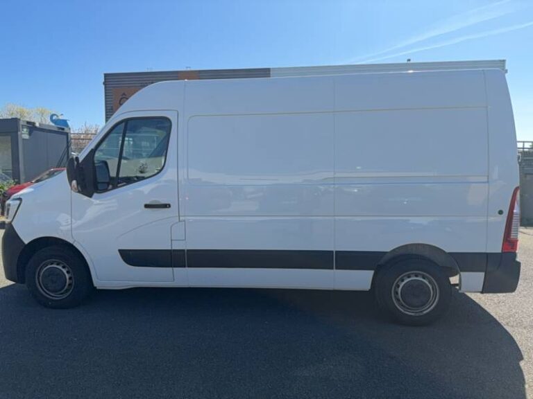 Renault Master FOURGON FGN TRAC F3500 BLUE DCI 135 CONFORT - Image 02 (July 7, 2026)