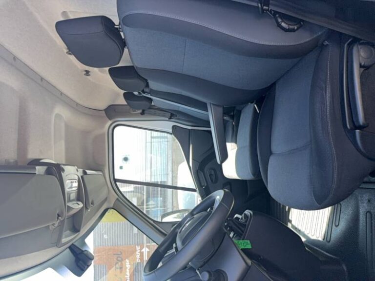 Renault Master FOURGON FGN TRAC F3500 BLUE DCI 135 CONFORT - Image 09 (July 7, 2026)
