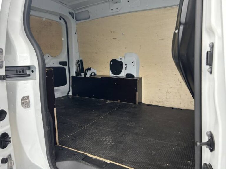 Renault Express (30) VAN BLUE DCI 75 – 22 CONFORT - Image 13 (July 7, 2026)