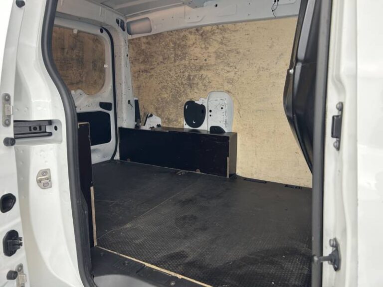 Renault Express (30) VAN BLUE DCI 75 – 22 CONFORT - Image 16 (July 7, 2026)