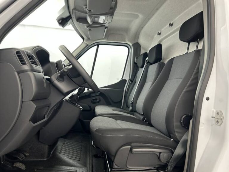 Renault Master FOURGON FGN TRAC F3500 BLUE DCI 135 CONFORT - Image 09 (July 7, 2026)