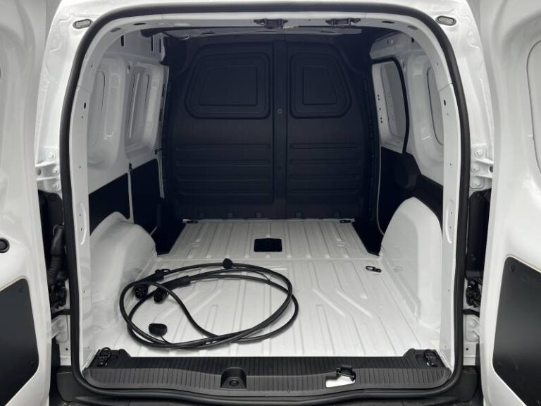 Renault Kangoo Van E-TECH ELECTRIQUE FG TOLE L1 AC22/DC80 GSR2 EXTRA - Image 11 (July 7, 2026)