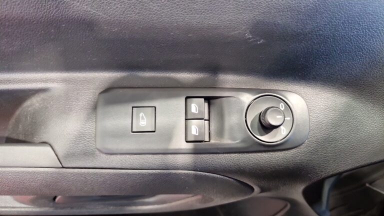 Citroën Berlingo VAN M 650 PURETECH 110 SS BVM6 CONTROL - Image 34 (August 28, 2026)