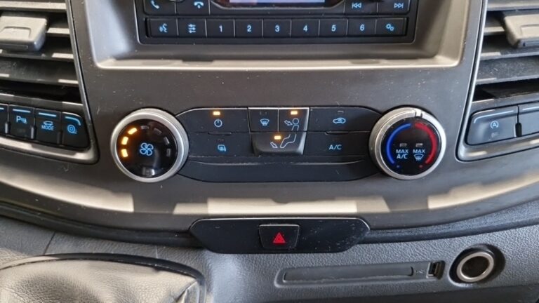 Ford Transit Custom 300 2.0 ECOBLUE 130 TREND BUSINESS - Image 13 (July 7, 2026)