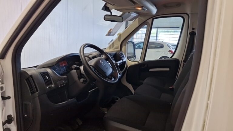 Citroën Jumper 4-35 l3 bluehdi 165 control CAISSE 20m3 + HAYON - Image 11 (July 7, 2026)