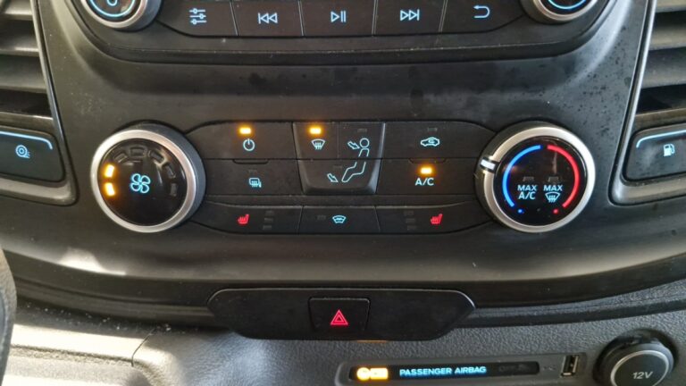 Ford Transit Custom 340 1.0 ECOBOOST 120 PHEV TREND - Image 15 (July 7, 2026)