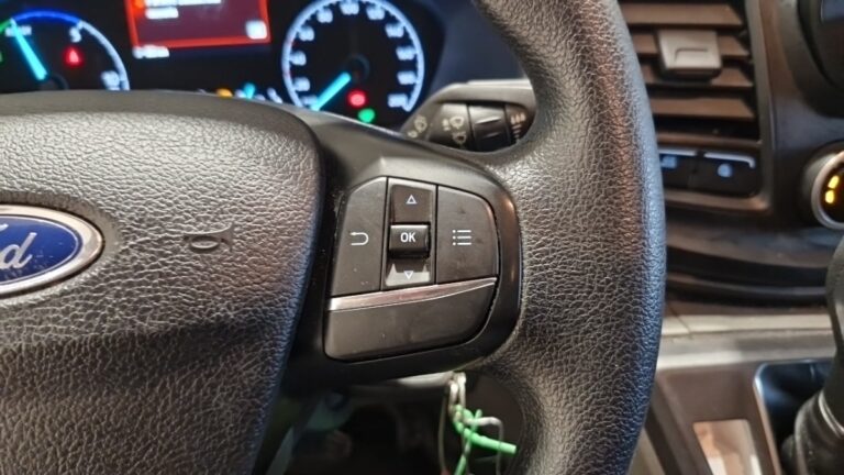 Ford Transit Custom 340 1.0 ECOBOOST 120 PHEV TREND - Image 17 (July 7, 2026)