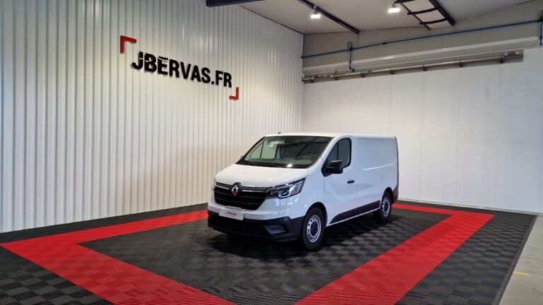 Renault Trafic 3000 kg blue dci 150 grand confort - Image 01 (July 7, 2026)