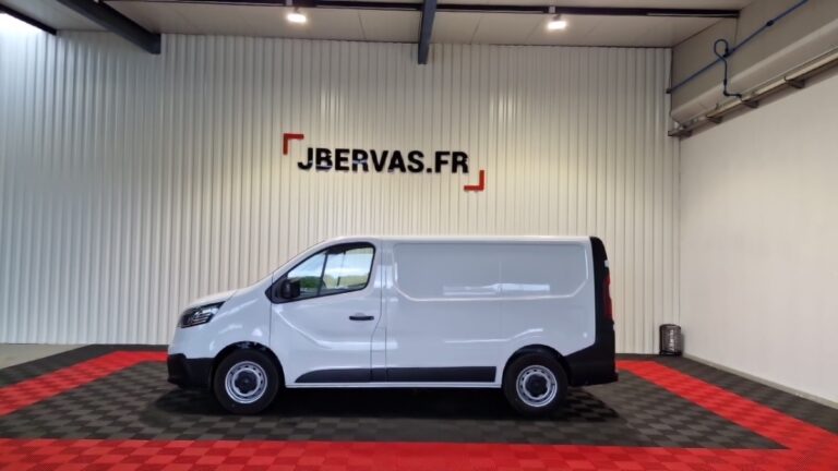 Renault Trafic 3000 kg blue dci 150 grand confort - Image 02 (July 7, 2026)