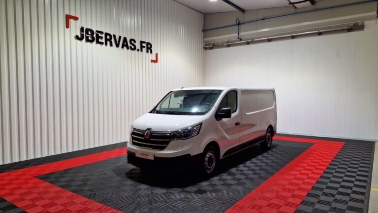 Renault Trafic 3000 kg blue dci 130 grand confort - Image 01 (July 7, 2026)