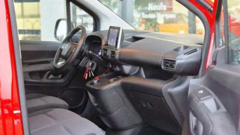 Citroën Berlingo Taille M BlueHDi 130 SetS EAT8 DRIVER - Image 19 (July 7, 2026)