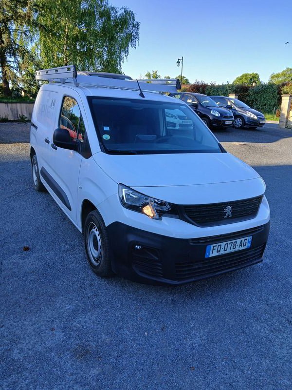 Peugeot Partner BLUEHDI 100 S&S STANDARD PREMIUM - Image 01 (July 7, 2026)