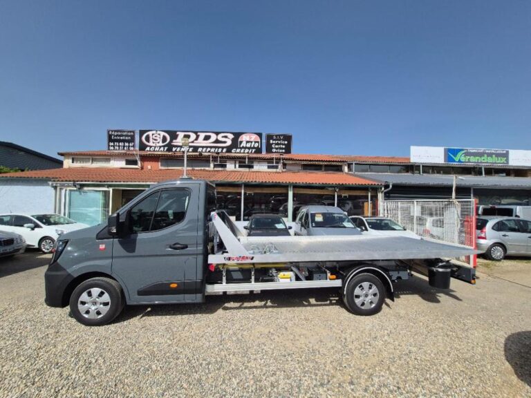 Renault Master RED DEPANNEUSE 170 CARTE BLANCHE - Image 02 (July 7, 2026)