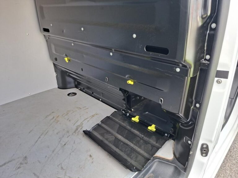 Fiat Scudo III 2.0 BHDi 145ch 6.1 XL Auto - Image 11 (July 7, 2026)