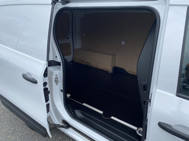 Renault Kangoo 3 VAN L2 BLUE DCI 115 GRAND CONFORT - Image 14 (July 7, 2026)