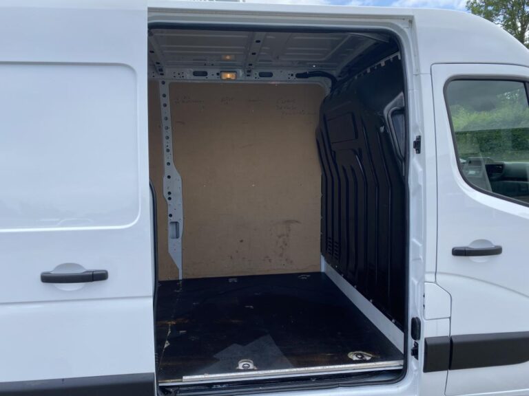 Renault Master III BLUE DCI 135 CONFORT - Image 09 (July 7, 2026)