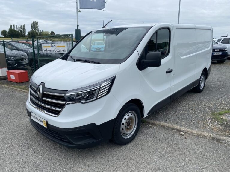 Renault Trafic III BLUE DCI 130 GRAND CONFORT - Image 01 (July 7, 2026)
